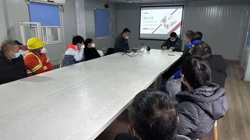 网课时代：探索在线学习的利与弊