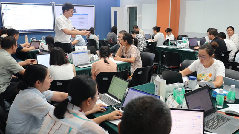 成都管理培训讲师价格：揭秘背后的考量因素